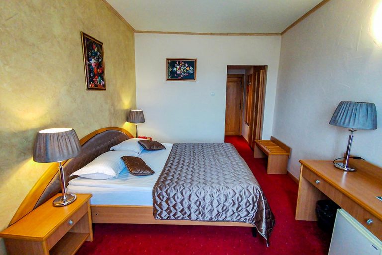 Camera dubla matrimoniala Hotel Belvedere Predeal