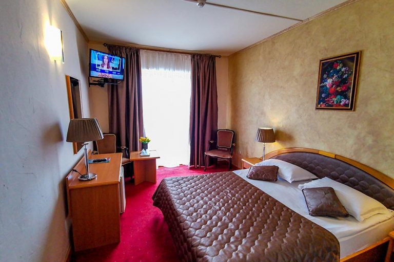 Camera dubla matrimoniala Hotel Belvedere Predeal