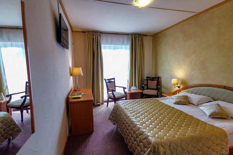 Camera dubla matrimoniala Hotel Belvedere Predeal